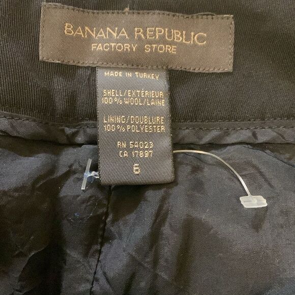 BANANA REPUBLIC, cargo pocket wool skirt, size 6, lined , near new condition - Picture 2 of 11